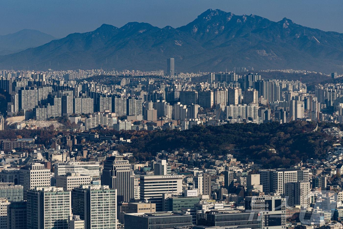 서울 남산에서 바라본 아파트 단지의 모습. 2024.11.25/뉴스1 ⓒ News1 이재명 기자