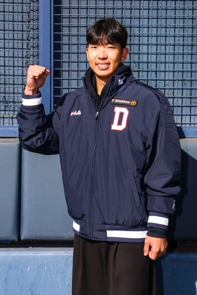 본문 이미지 - 롯데에서 두산으로 이적한 외야수 김민석.(두산 베어스 제공)