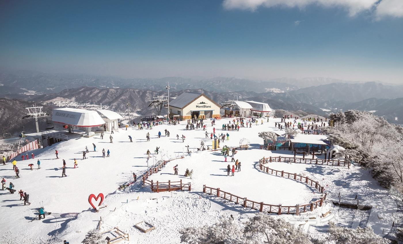 휘닉스 스노우파크 정상 몽블랑.(휘닉스파크 제공) 2024.11.25/뉴스1