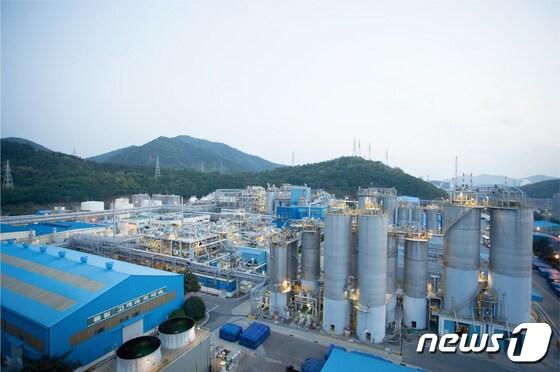 본문 이미지 - 롯데케미칼 여수공장 전경.&#40;롯데케미칼 제공&#41;2023.6.13/뉴스1 ⓒ News1 김동수 기자 