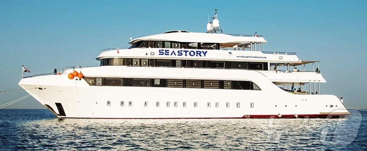 본문 이미지 - 이집트 홍해에서 침몰한 씨스토리 관광선. (사진은 씨스토리 소유사 홈페이지 갈무리)