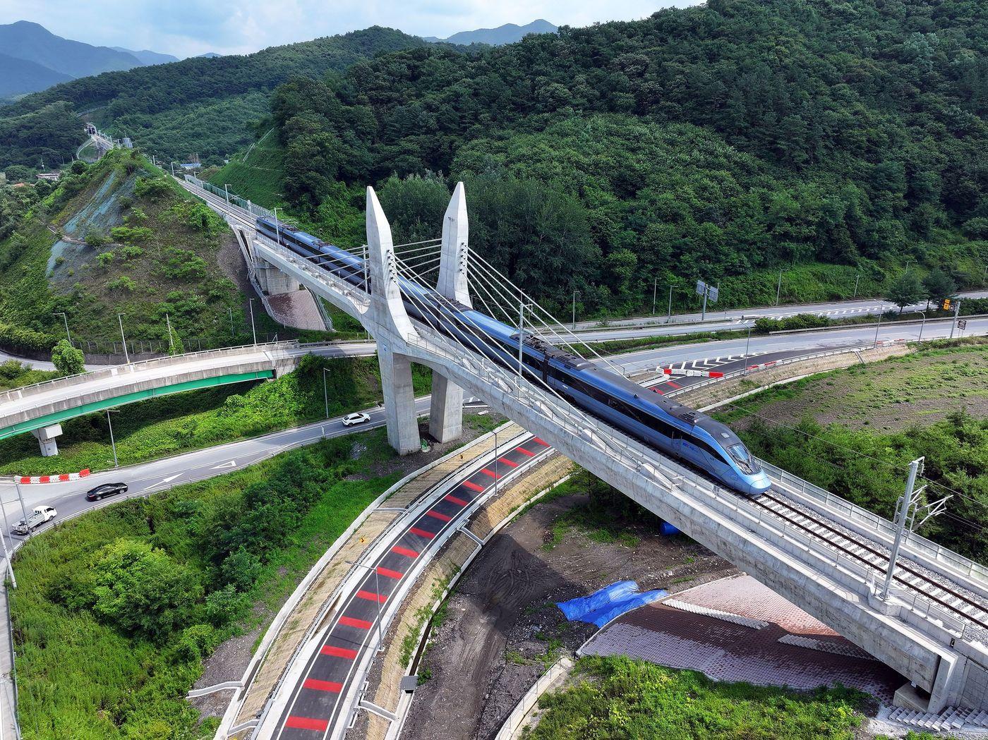 본문 이미지 - 중부내륙선 설운1교 모습.(국토교통부 제공)