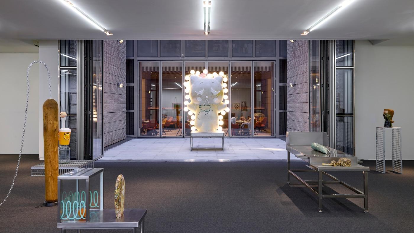 본문 이미지 - '파라노이아 파라다이스' 전시 전경. 사진 김상태 ⓒ 에르메스 재단 제공.