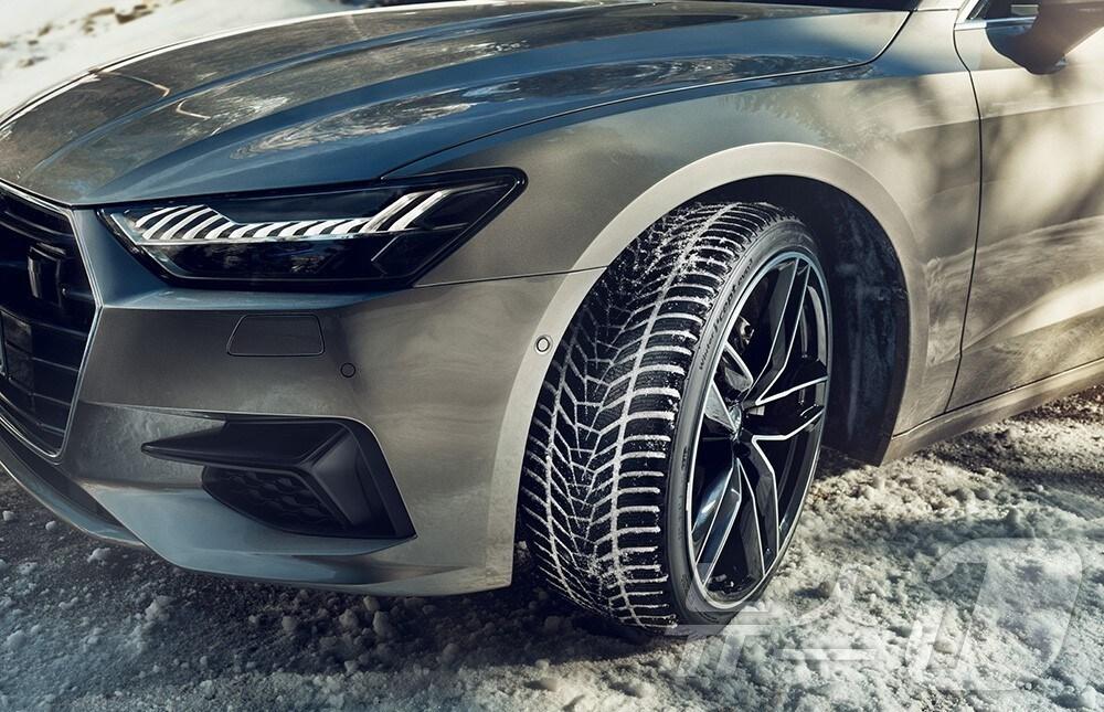 본문 이미지 - 한국타이어 겨울용 타이어 ‘윈터 아이셉트 에보3’. (한국타이어 제공) /뉴스1