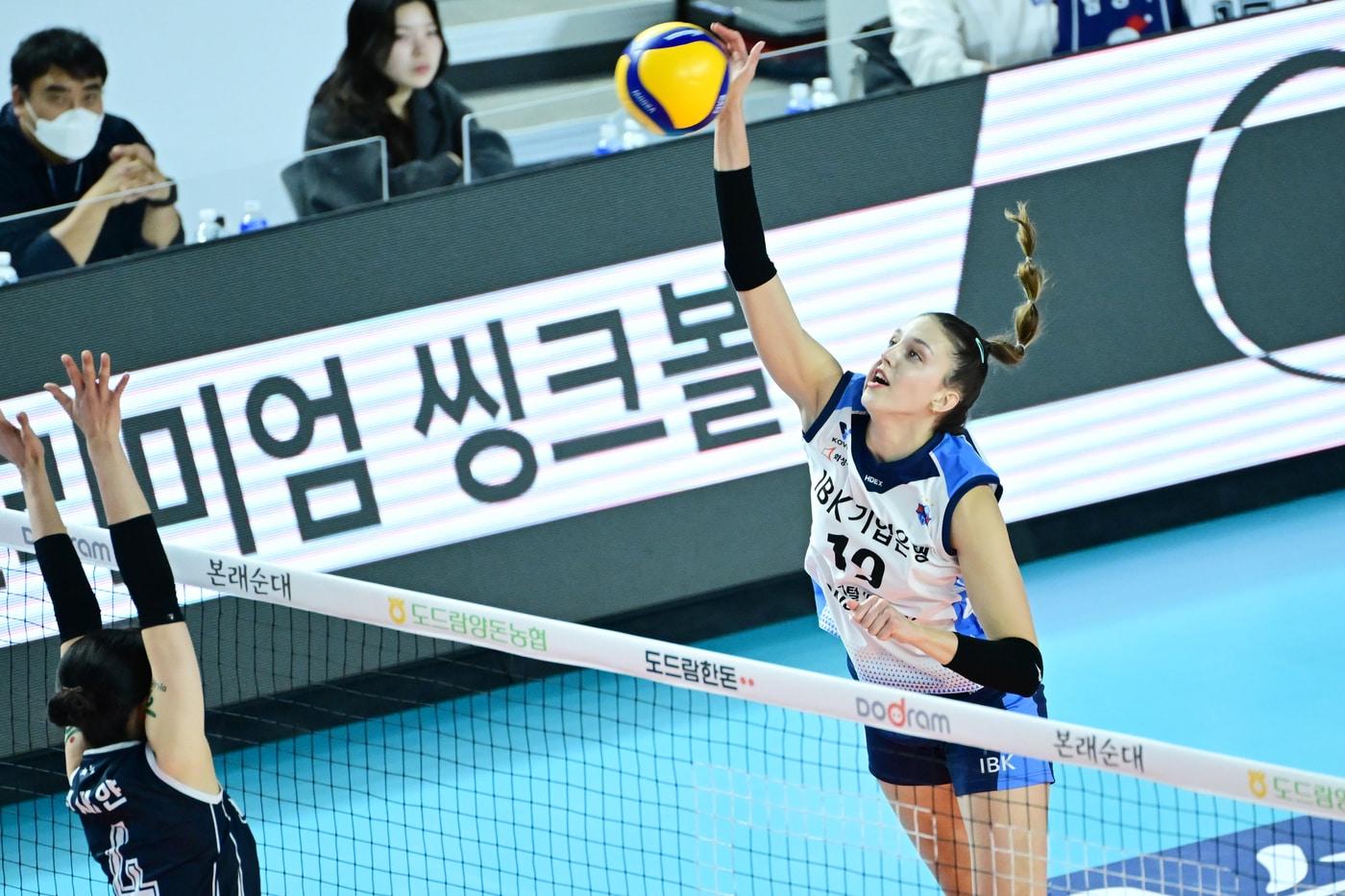 본문 이미지 - IBK기업은행의 6연승을 이끈 빅토리아. (KOVO 제공)