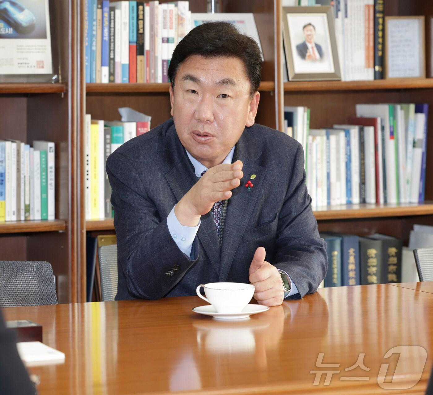 본문 이미지 - 이범석 청주시장.