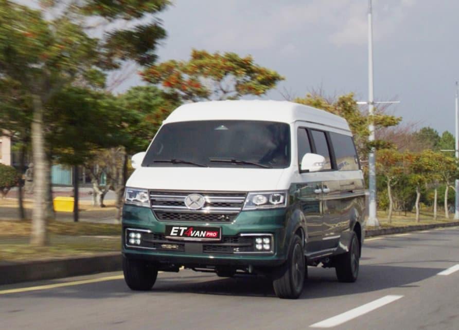 본문 이미지 - 중국산 소형 전기 상용차인 신위안의 '이티밴'(제이스모빌리티 홈페이지 갈무리). 2024.11.28.