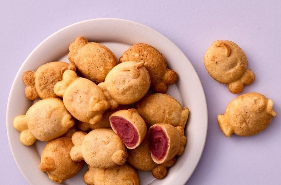 본문 이미지 - '제일맞게컬리 자색 고구마 붕어빵' 신제품 연출컷(CJ제일제당 제공).