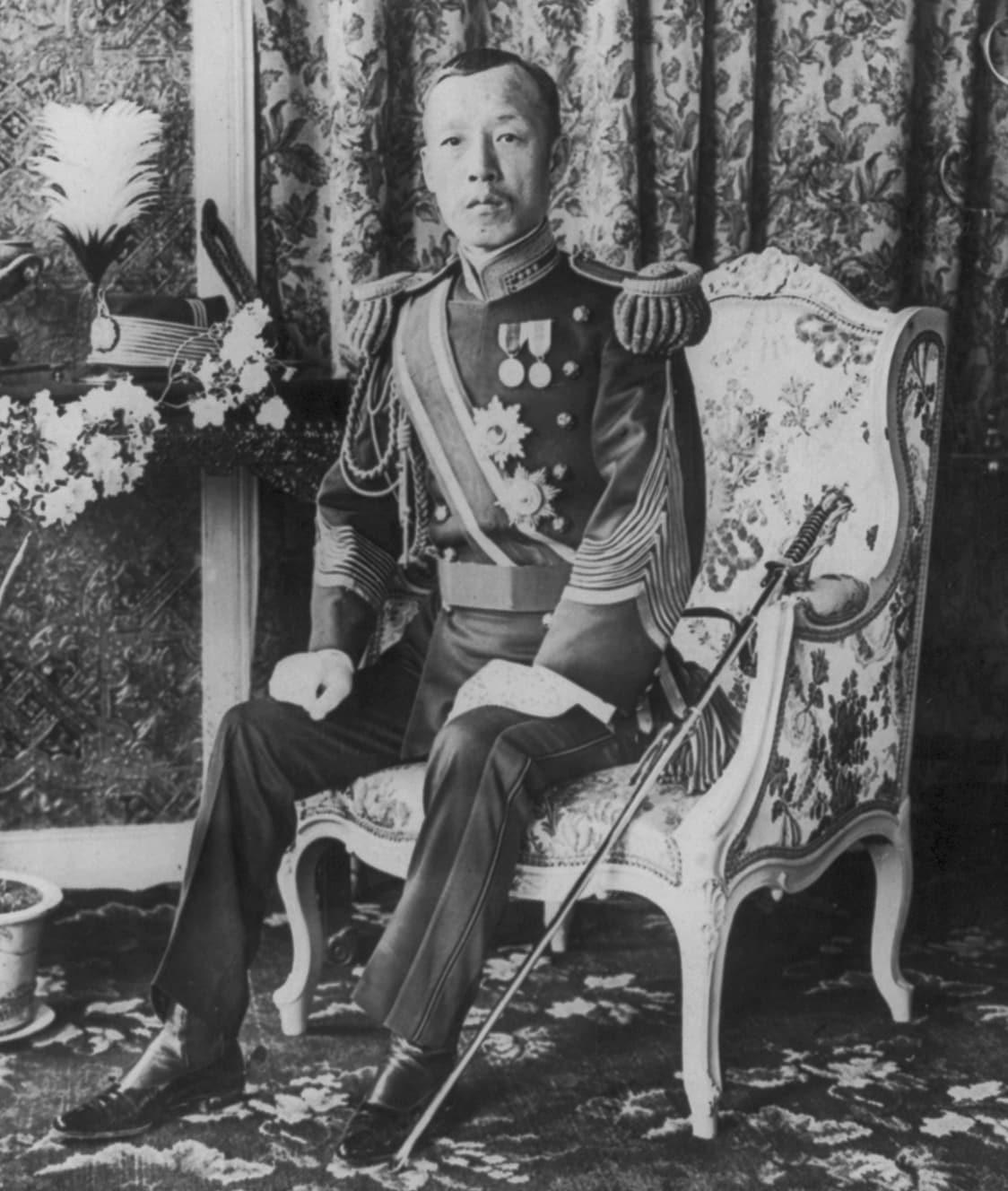 본문 이미지 - 민영환. (출처: 저자 미상, 사진(1904), Wikimedia Commons, Public domain)