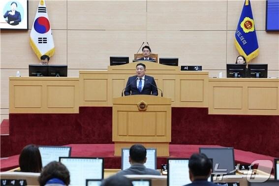 본문 이미지 - 손남일 전남도의원이 5분 발언을 하고 있다.(전남도의회 제공)/뉴스1  