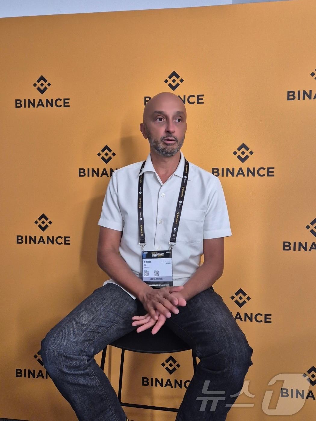 본문 이미지 - 로히트 와드 바이낸스 최고기술책임자(CTO)가 2024년 10월30일(현지시간) 아랍에미리트(UAE) 두바이 코카콜라 아레나에서 열린 <뉴스1>과의 인터뷰에 참여한 모습. 사진 = 김지현 기자