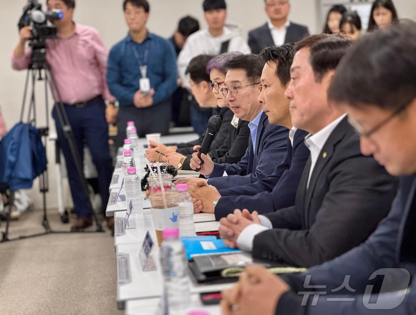 본문 이미지 - 이정희 배달플랫폼·입점업체 상생협의체 위원장이 4일 오후 서울 중구 대한상공회의소에서 열린 제10차 회의에서 인사말을 하고 있다. 2024.11.4/뉴스1 ⓒ News1 이민주 기자