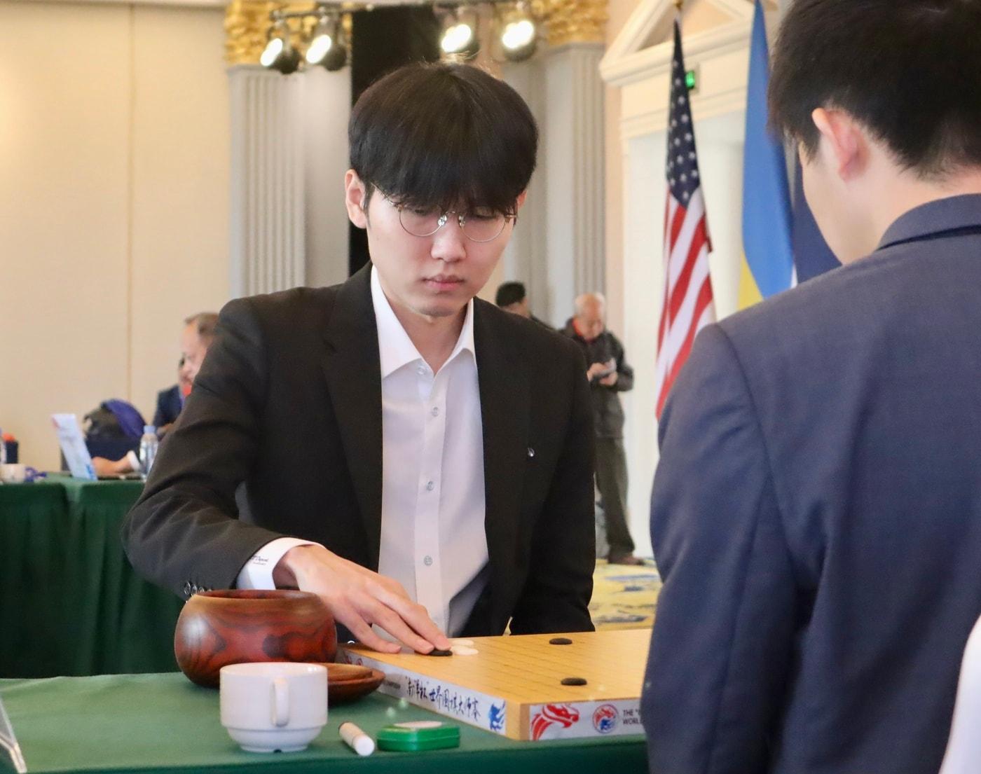 본문 이미지 - 난양배 준결승에 진출한 신진서 9단. (한국기원 제공)