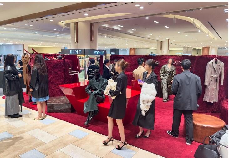본문 이미지 - 신세계 강남점에서 열리고 있는 딘트 팝업스토어 모습.(딘트제공)