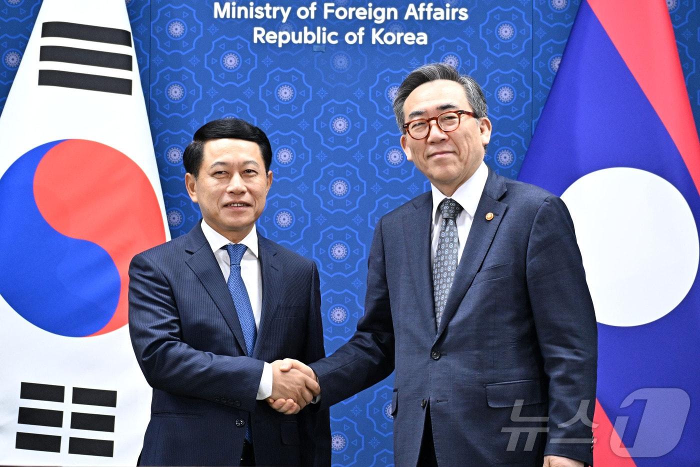 조태열 외교부 장관은 방한 중인 살름싸이 꼼마싯 라오스 부총리 겸 외교부 장관과 6일 외교장관 회담을 개최했다. 2024.11.06 (외교부 제공) 