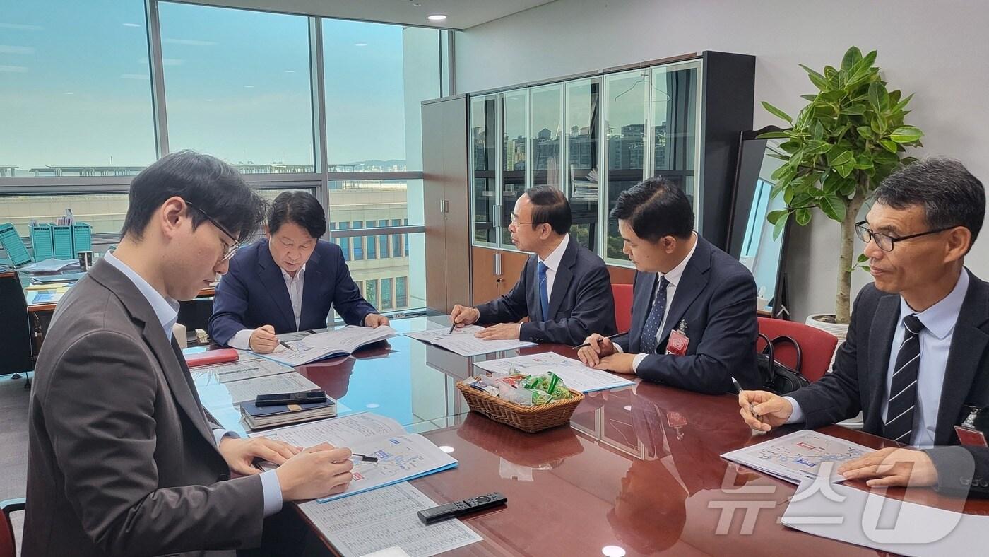 심민 전북자치도 임실군수가 현안 사업 해결을 위해 환경부 장관과 권영진, 안호영, 조배숙 국회의원을 차례로 만나는 등 동분서주하고 있다.(임실군제공)2024.11.7/뉴스1