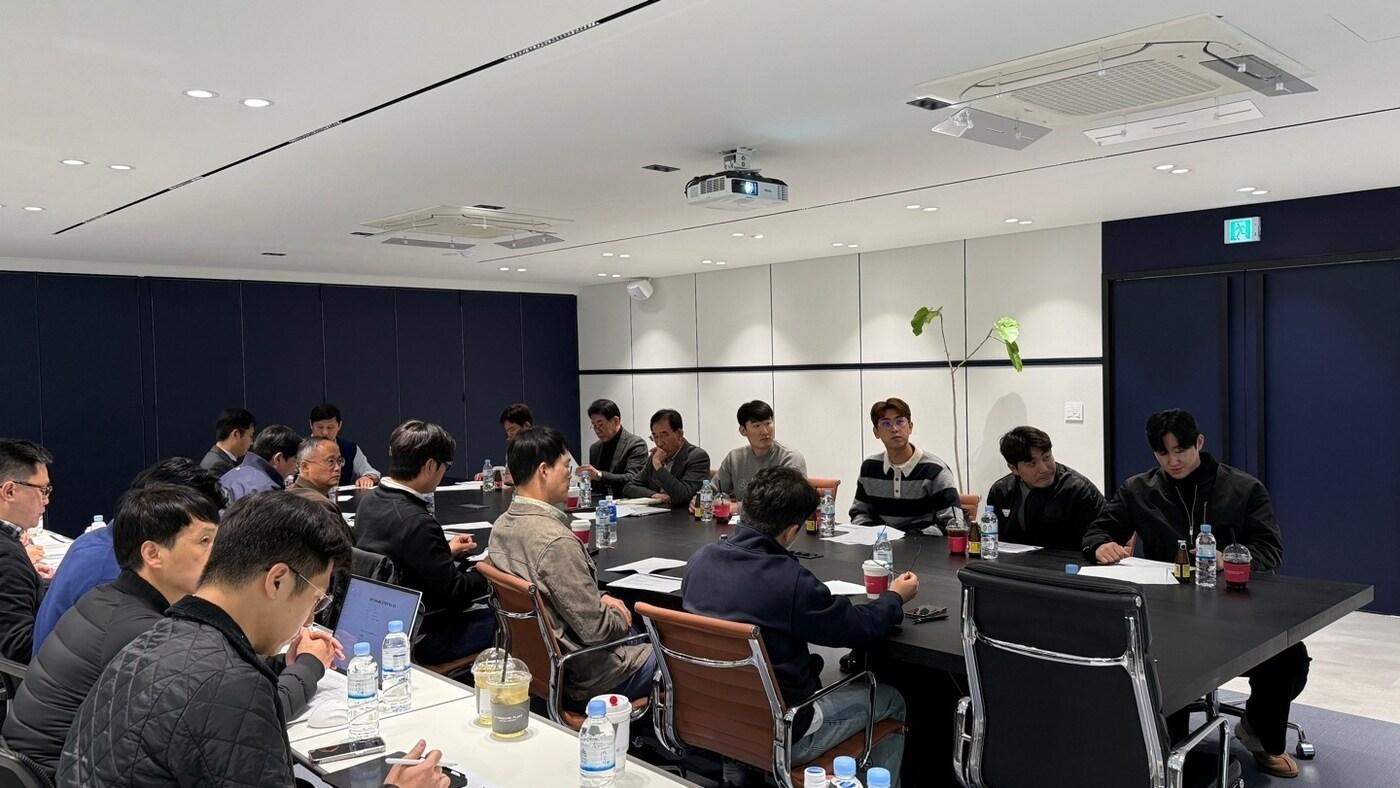 한국야구위원회(KBO)는 2025시즌을 위한 자동 투구 판정 시스템(ABS), 피치 클록 운영 및 체크스윙 비디오 판독 관련 통합 회의를 진행했다고 7일 밝혔다.(KBO 제공)