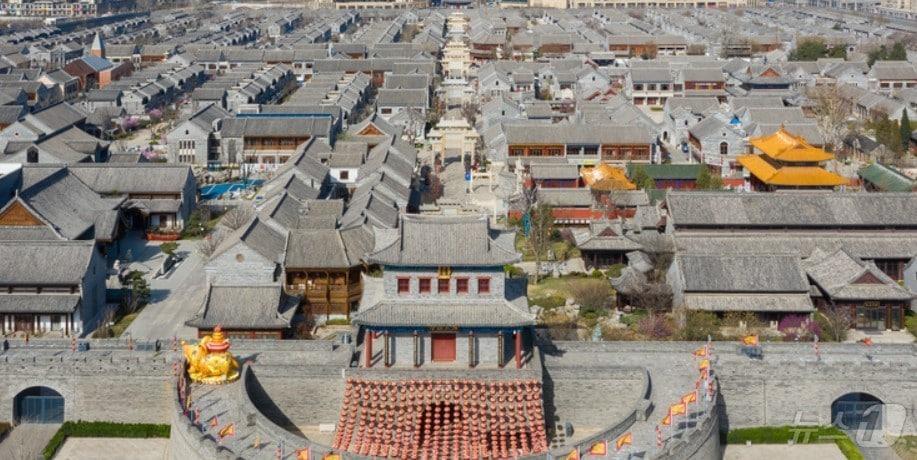 본문 이미지 - 중국 청도 지모고성 전경.(인터파크트리플 제공)