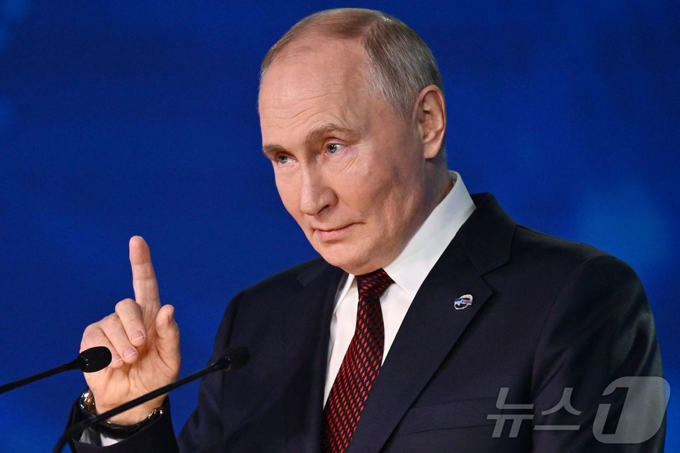 블라디미르 푸틴 러시아 대통령이 7일&#40;현지시간&#41; 소치에서 열린 발다이 토론클럽에 참석해 &#34;나는 미국 국민으로부터 신뢰받는 모든 정상과 협력할 것&#34;이라고 밝히고 있다. 2024.11.08 ⓒ AFP=뉴스1 ⓒ News1 우동명 기자