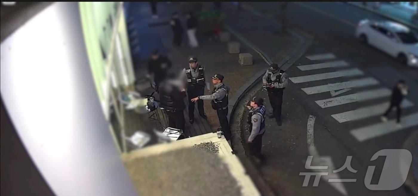  불심검문 모습(경기북부경찰청 제공)/뉴스1