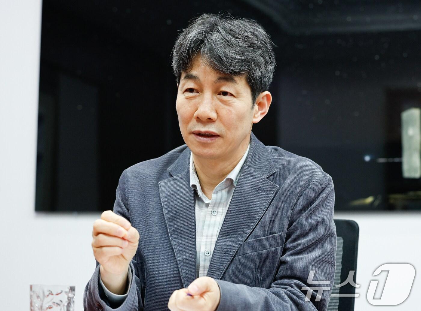 본문 이미지 - 윤건영 더불어민주당 의원이 8일 서울 여의도 국회의원회관에서 뉴스1과 인터뷰를 하고 있다. 2024.11.8/뉴스1 ⓒ News1 안은나 기자