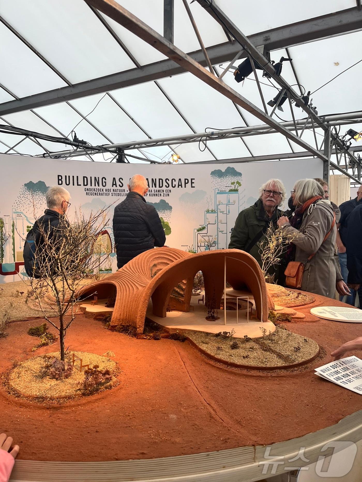 본문 이미지 - 2024년 더치 디자인 위크&#40;Dutch Design Week&#41;에 전시 현장. 2024.10.27/ⓒ 뉴스1 차현전 통신원