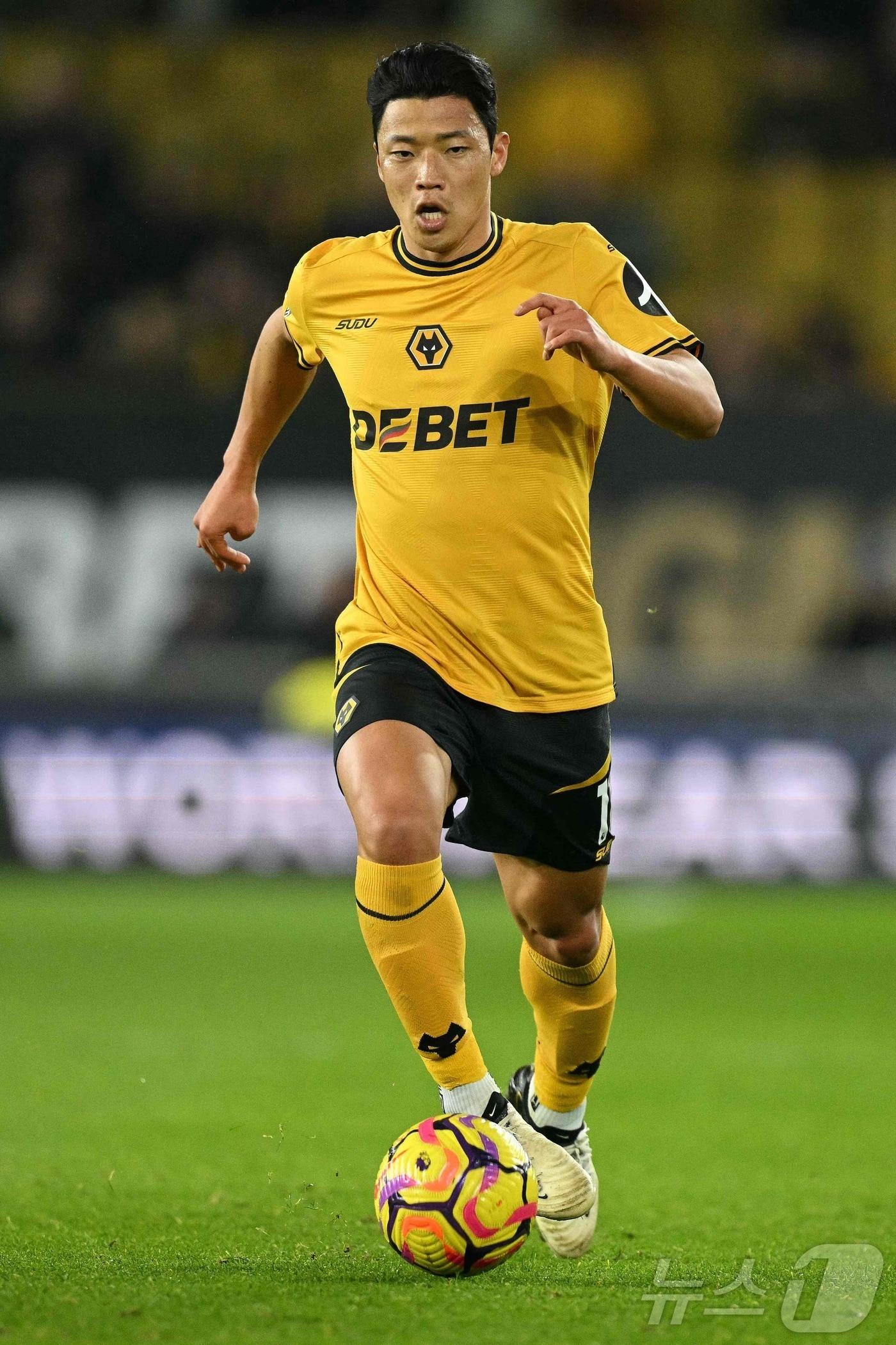 본문 이미지 - 부상에서 복귀, 2경기 연속 교체 출전한 황희찬.  ⓒ AFP=뉴스1