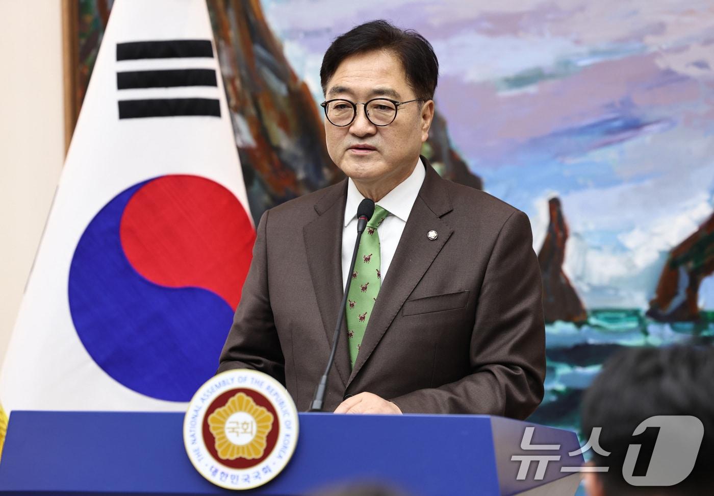 본문 이미지 - 우원식 국회의장이 11일 오전 서울 여의도 국회에서 계엄사태 국정조사권 발동 기자회견을 하고 있다. 2024.12.11/뉴스1 ⓒ News1 구윤성 기자