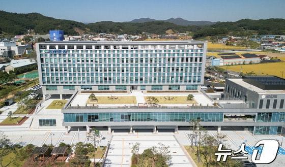 본문 이미지 - 서천군청 전경. /뉴스1