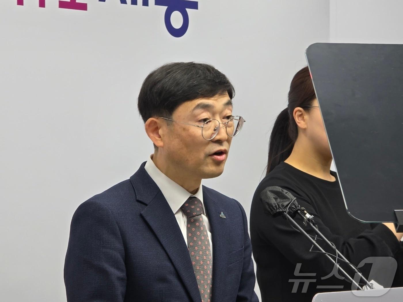 본문 이미지 - 김하균 세종시 행정부시장이 11일 오후 시청에서 내년도 정부예산과 관련한 브리핑을 하고 있다. ⓒ News1 장동열 기자