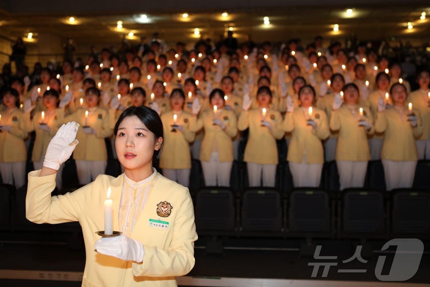 본문 이미지 - 대전대학교 간호학과 촛불 점화식 모습.(대전대 제공)/뉴스1