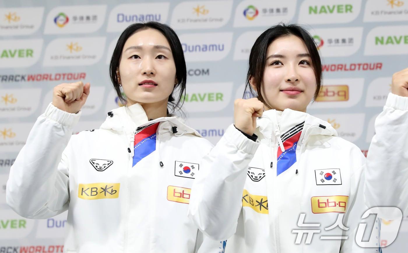 본문 이미지 - 미디어데이에 참가한 최민정(왼쪽)과 김길리. 2024.12.11/뉴스1 ⓒ News1 이승배 기자