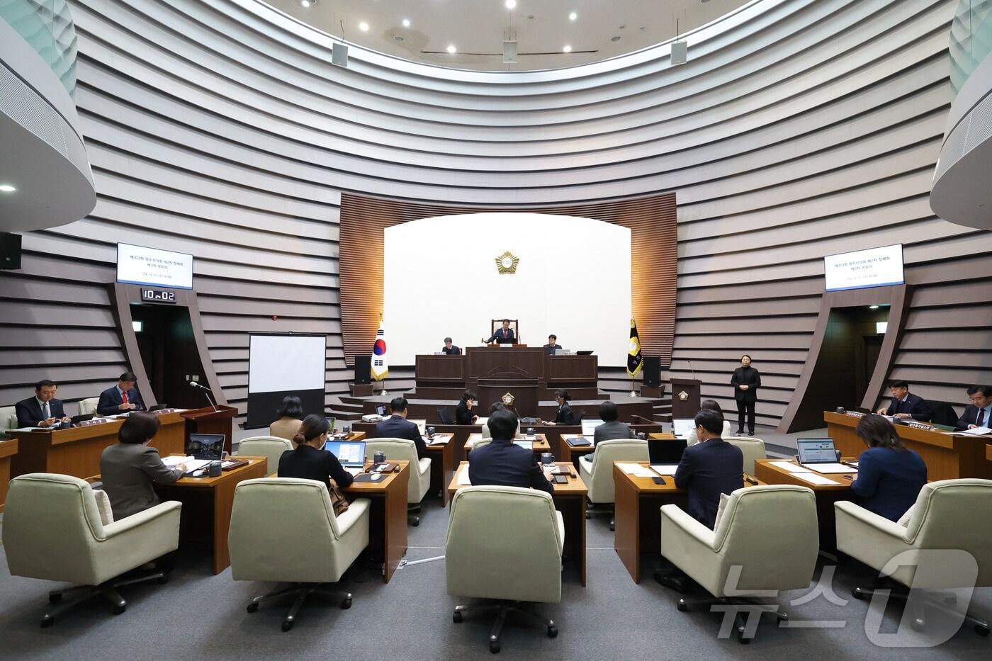 11일 열린 광주시의회 제313회 제2차 정례회 제3차 본회의 모습.&#40;시의회 제공&#41;