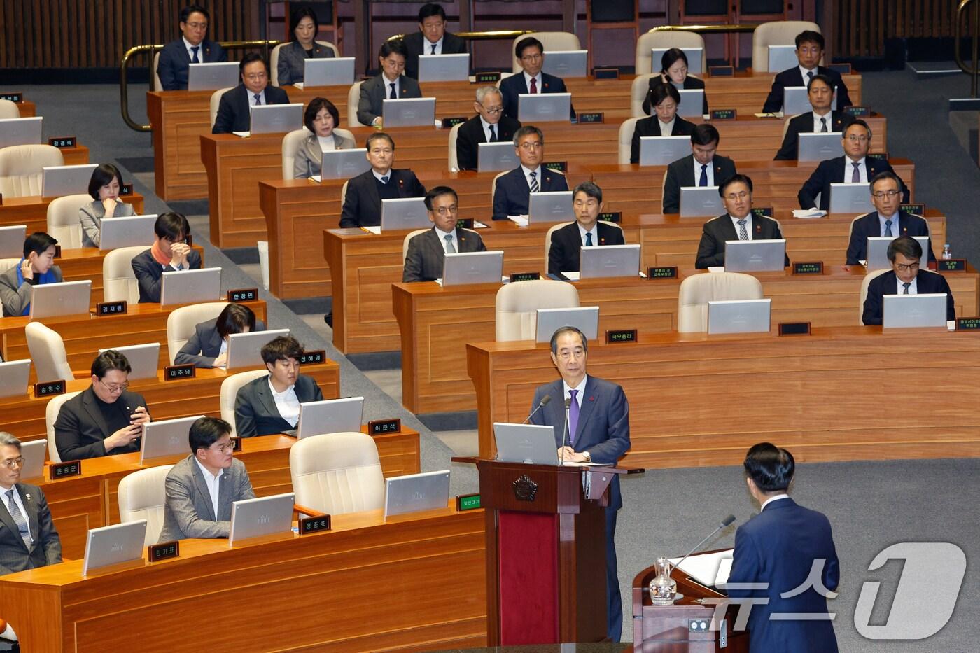 본문 이미지 - 13일 오후 서울 여의도 국회에서 열린 제419회국회(임시회) 제3차 본회의에서 열린 긴급현안질문 2024.12.13/뉴스1 ⓒ News1 안은나 기자