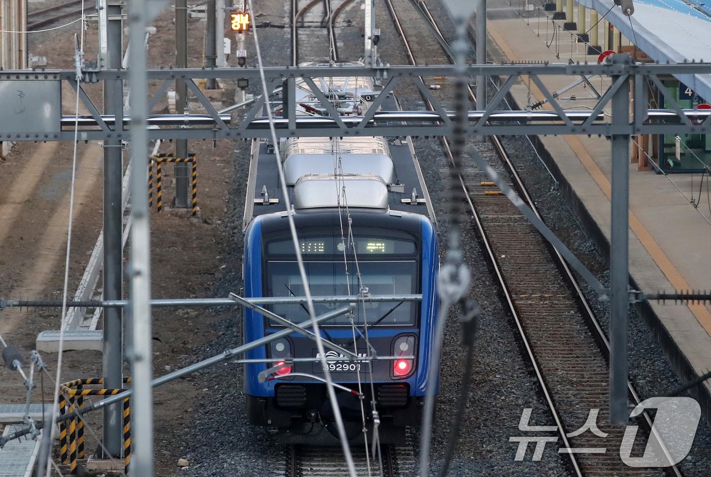 경산~대구~구미를 잇는 비수도권 최초의 광역철도 &#39;대경선&#40;대구경북선&#41;&#39;모습. ⓒ News1 공정식 기자