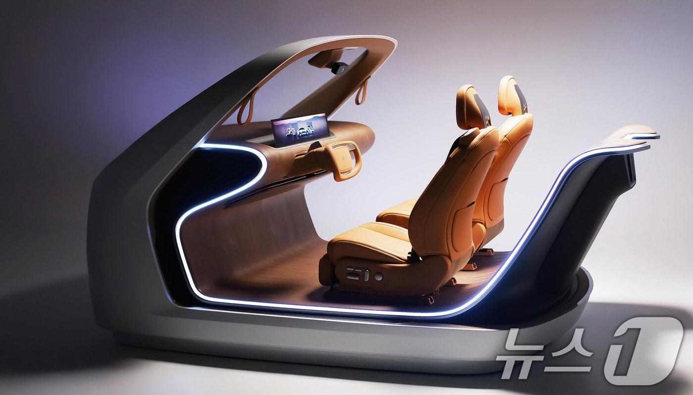 LG전자가 CES 2025에서 공감지능&#40;AI&#41;을 적용한 첨단 모빌리티 기술인 ‘인캐빈 센싱&#40;In-Cabin sensing, 운전자 및 차량 내부 공간 감지&#41;’ 솔루션을 시뮬레이션으로 체험하는 공간을 마련한다. 사진은 차별화된 운전자 경험을 제공하는 인캐빈 센싱 솔루션을 적용한 콘셉트 차량. &#40;LG전자 제공&#41; 2024.12.16/뉴스1