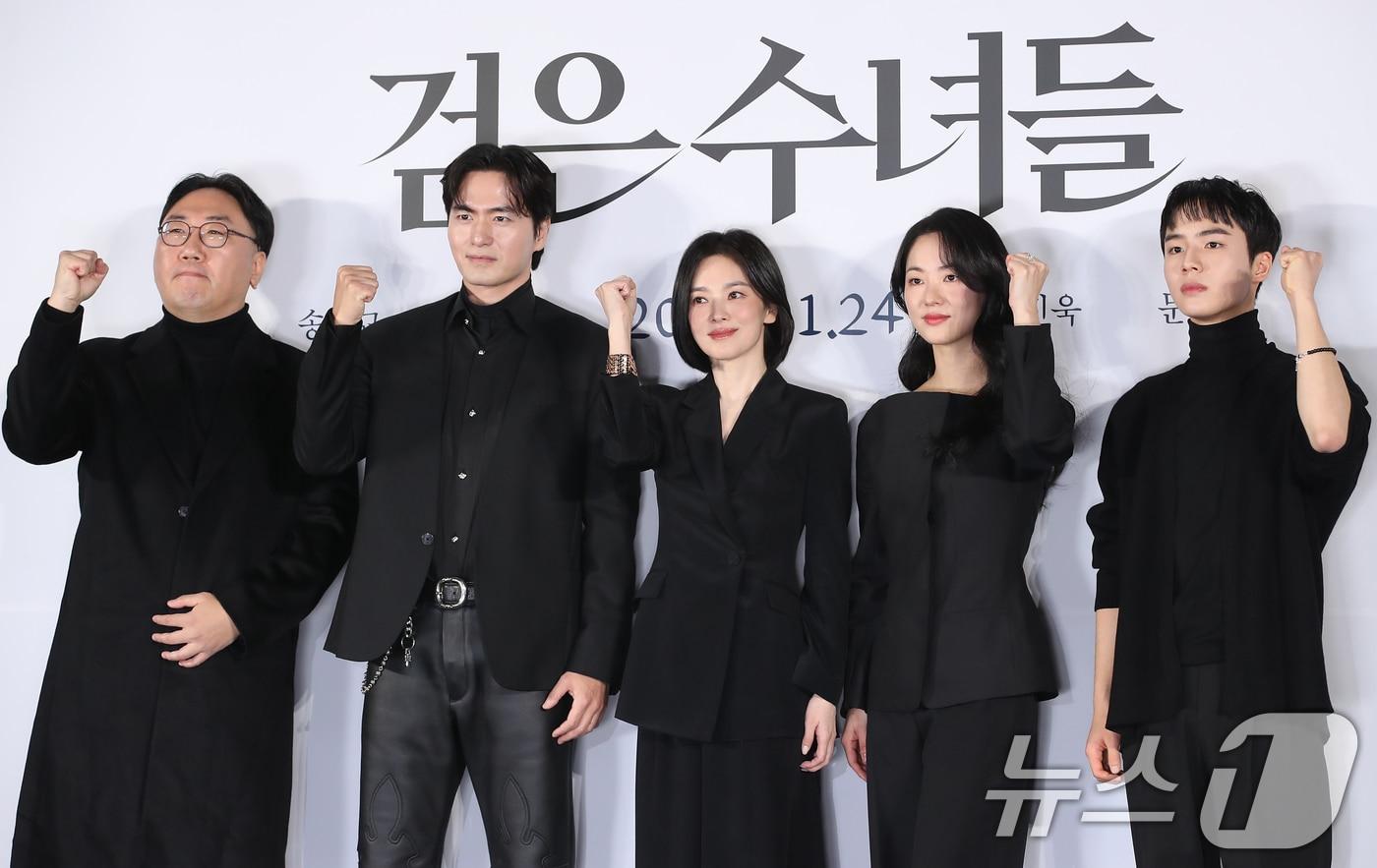 권혁재 감독(왼쪽부터)과 배우 이진욱, 송혜교, 전여빈, 문우진 2024.12.16/뉴스1 ⓒ News1 권현진 기자