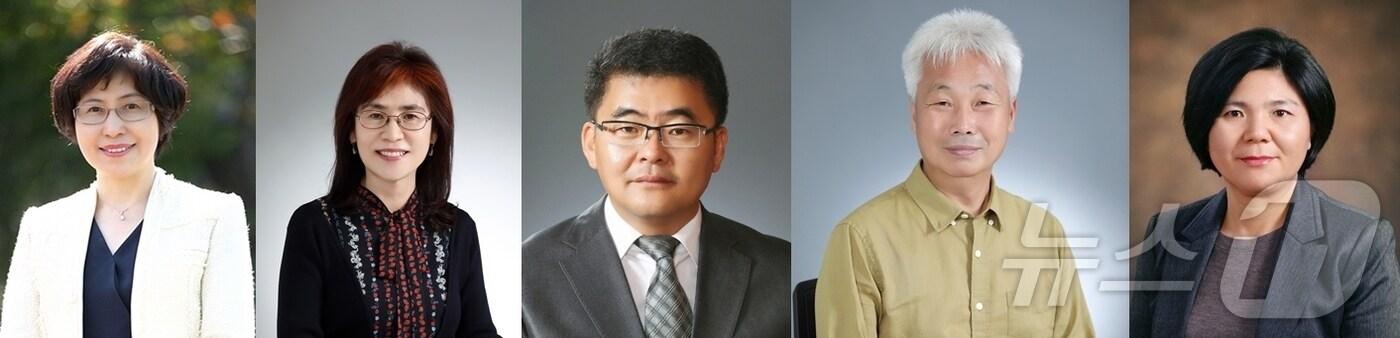 윤기순 함덕초병설유치원 원감, 현애심 해안초등학교 교장, 김원태 제주고등학교 교사, 오필선 서귀포 온성학교 교감, 강양숙 태흥초등학교 영양교사.(왼쪽부터) (제주도교육청 제공)