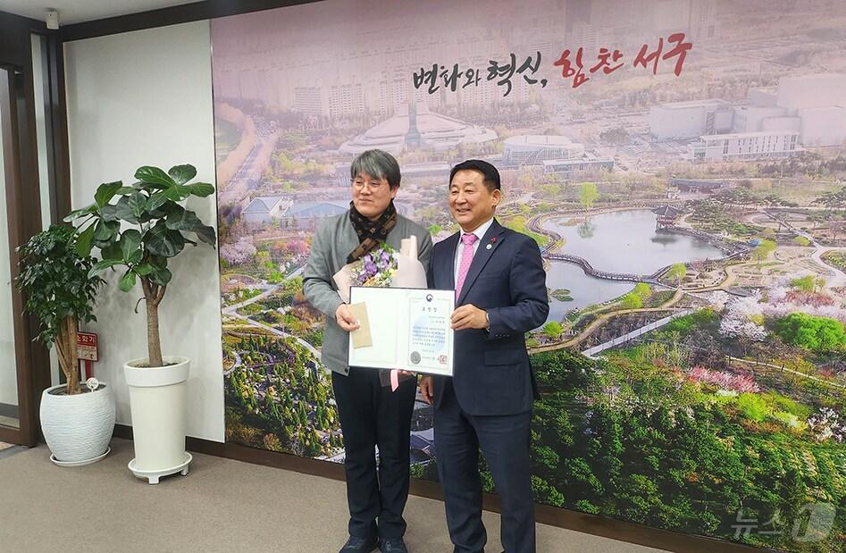 본문 이미지 - 왼쪽이 대전과학기술대학교 사회복지학과 오영훈교수 (대전과학기술대학교 제공)/뉴스1