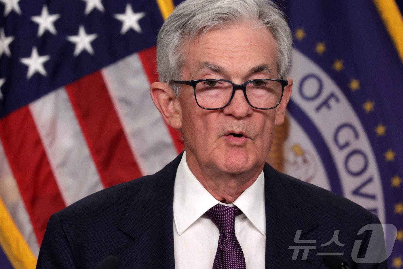 제롬 파월 미국 연방준비제도(Fed·연준) 의장이 18일(현지시간) 워싱턴 연준에서 기준금리를 0.25%포인트 인하한 FOMC 회의를 마친 뒤 가진 기자회견을 갖고 “앞으로 금리 인하는 신중하게 접근할 것”이라고 밝히고 있다, 2024.12.19 ⓒ AFP=뉴스1 ⓒ News1 우동명 기자