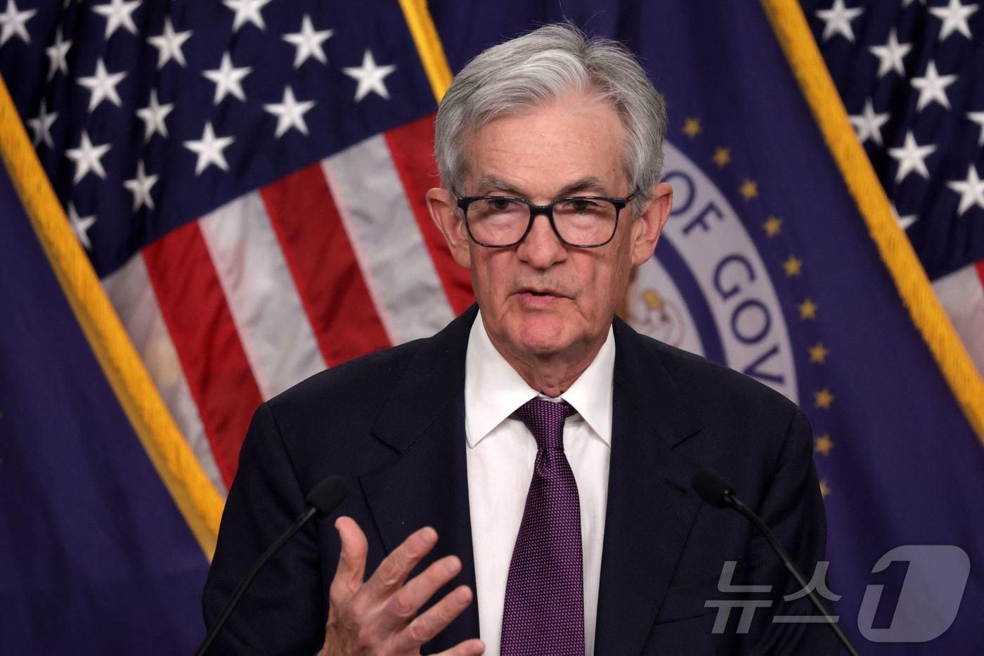 제롬 파월 미국 연방준비제도(Fed·연준) 의장이 18일(현지시간) 워싱턴 연준에서 기준금리를 0.25%포인트 인하한 FOMC 회의를 마친 뒤 가진 기자회견을 갖고 “인플레이션이 전반적으로 둔화 궤도에 있지만 속도가 이전 예상보다 느릴 것”이라고 밝히고 있다, 2024.12.19 ⓒ AFP=뉴스1 ⓒ News1 우동명 기자