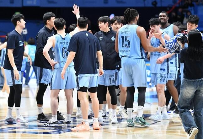 본문 이미지 -  고양 소노가 18일 고양 소노 아레나에서 열린 수원 KT전에서 11연패를 끊어냈다. &#40;KBL 제공&#41;