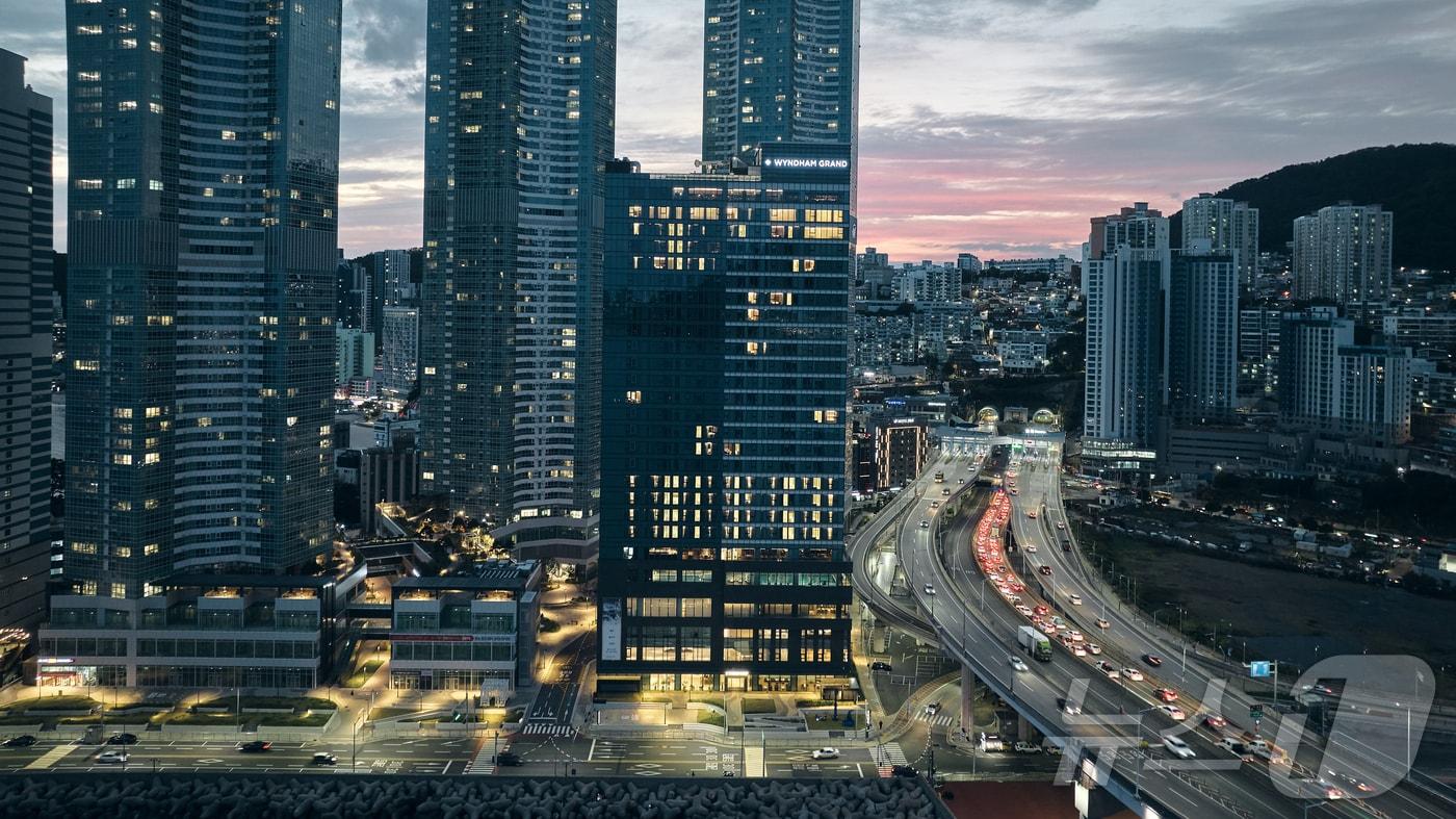 윈덤 그랜드 부산 전경.(윈덤 그랜드 부산 제공) 