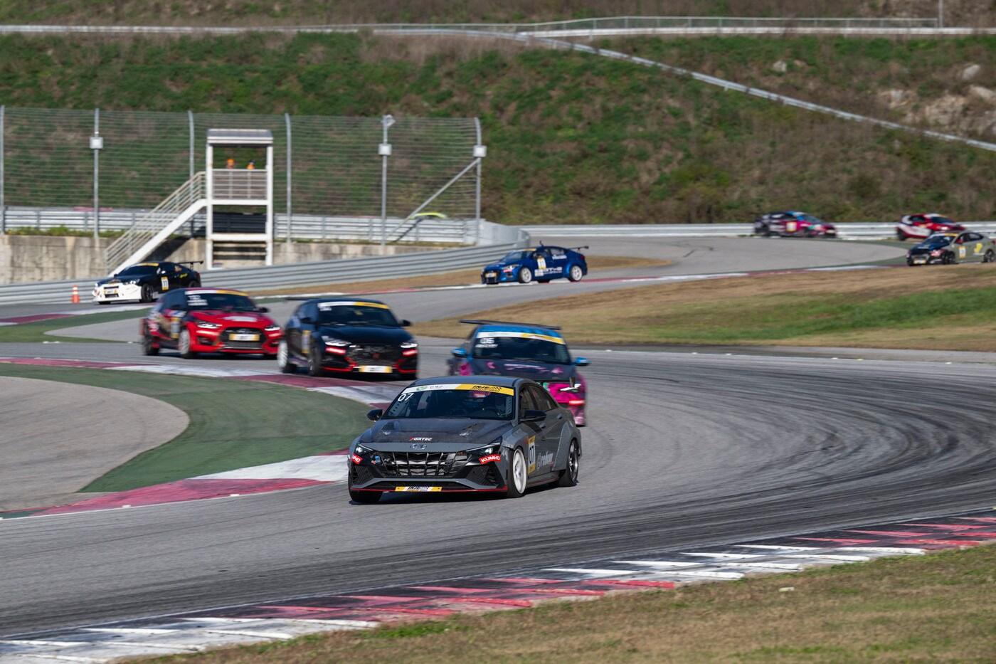 본문 이미지 - 2025시즌 인제 내구 레이스의 경기 일정과 방식이 발표됐다. (인제스피디움 제공)