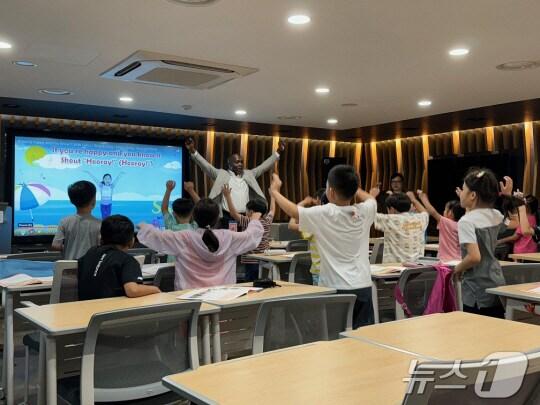 본문 이미지 -  송파구 원어민 영어 캠프 진행(송파구 제공)