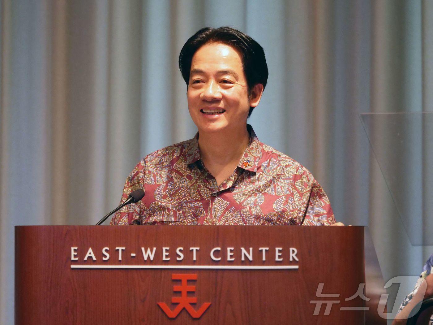 본문 이미지 - 라이칭더 대만 총통이 1일 (현지시간) 하와이 호놀룰루를 방문해 하와이 대학에서 연설을 하고 있다. 2024.12.02 ⓒ AFP=뉴스1 ⓒ News1 우동명 기자