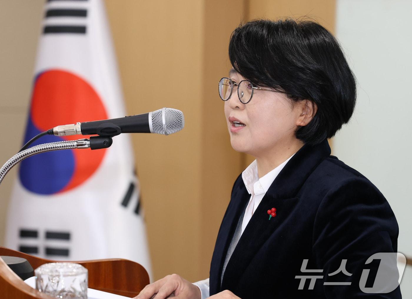 본문 이미지 - 조소영 신임 국민권익위원회 부위원장이 2일 세종시 정부세종청사에서 열린 취임식에서 취임사 하고 있다. (국민권익위원회 제공) 2024.12.2/뉴스1