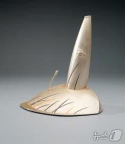 본문 이미지 - 유자야 씨가 기부한 고 유지리-'바람에 기대어'(1987). (서울시 제공)ⓒ 뉴스1