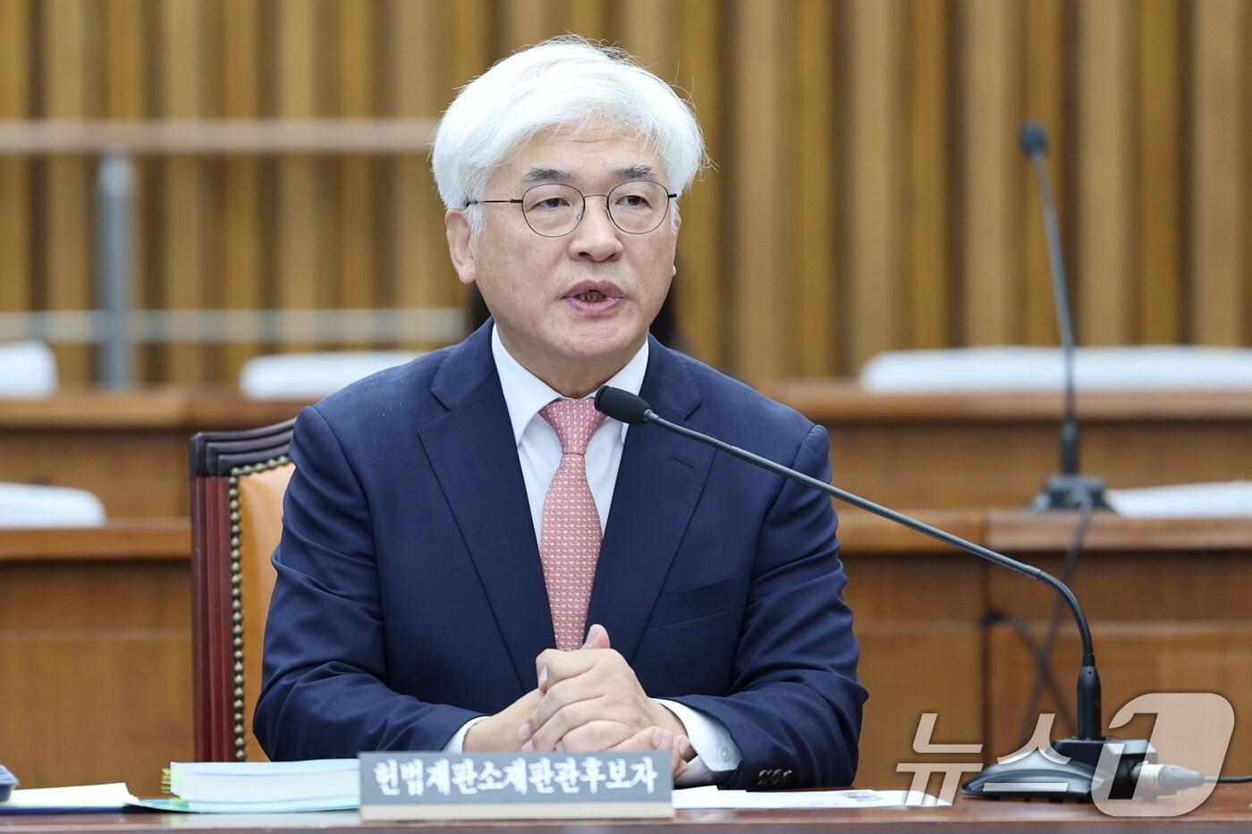 마은혁 헌법재판관 후보자가 2024년 12월 23일 오전 서울 여의도 국회에서 열린 헌법재판소 재판관 선출안 심사를 위한 인사청문회에서 의원 질의에 답하고 있다. 2024.12.23/뉴스1 ⓒ News1 이재명 기자