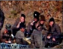 본문 이미지 - 우리 군이 포착한 북한군의 모습.(합동참모본부 제공)